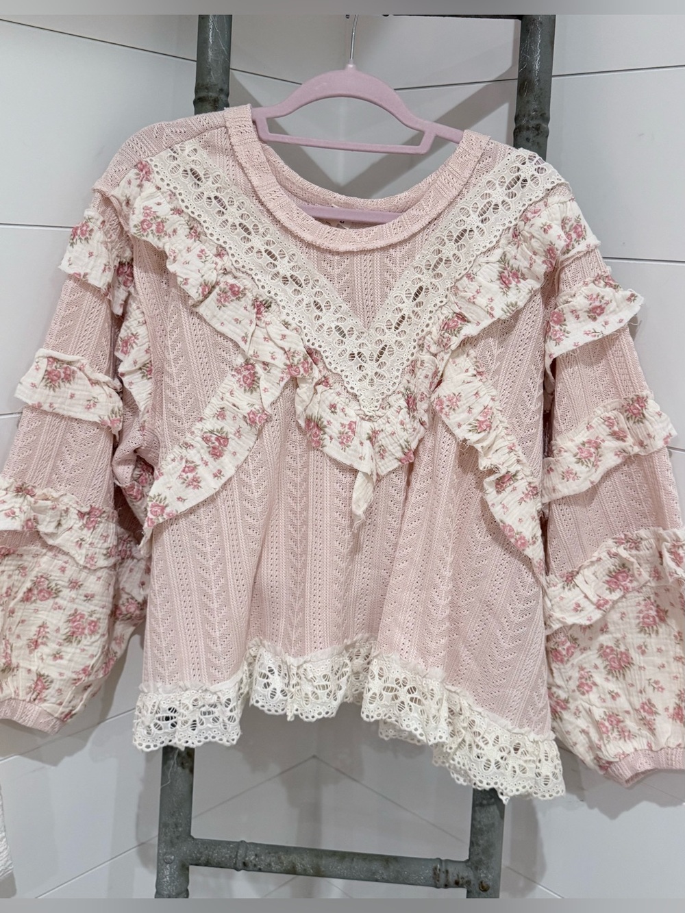 NEW Curated POL SET : Romantic Pink Floral Lace Ruffle Top & Cream Lace Pant - Picture 3 of 9
